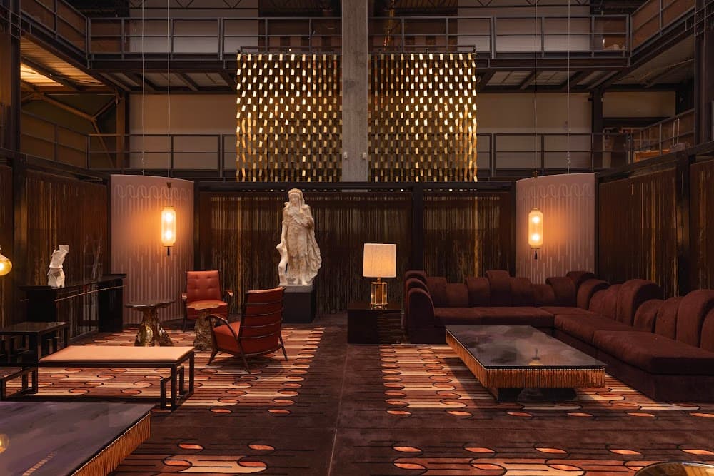 Nilufar Depot / Grand hotel