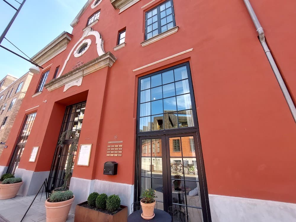 Audo House